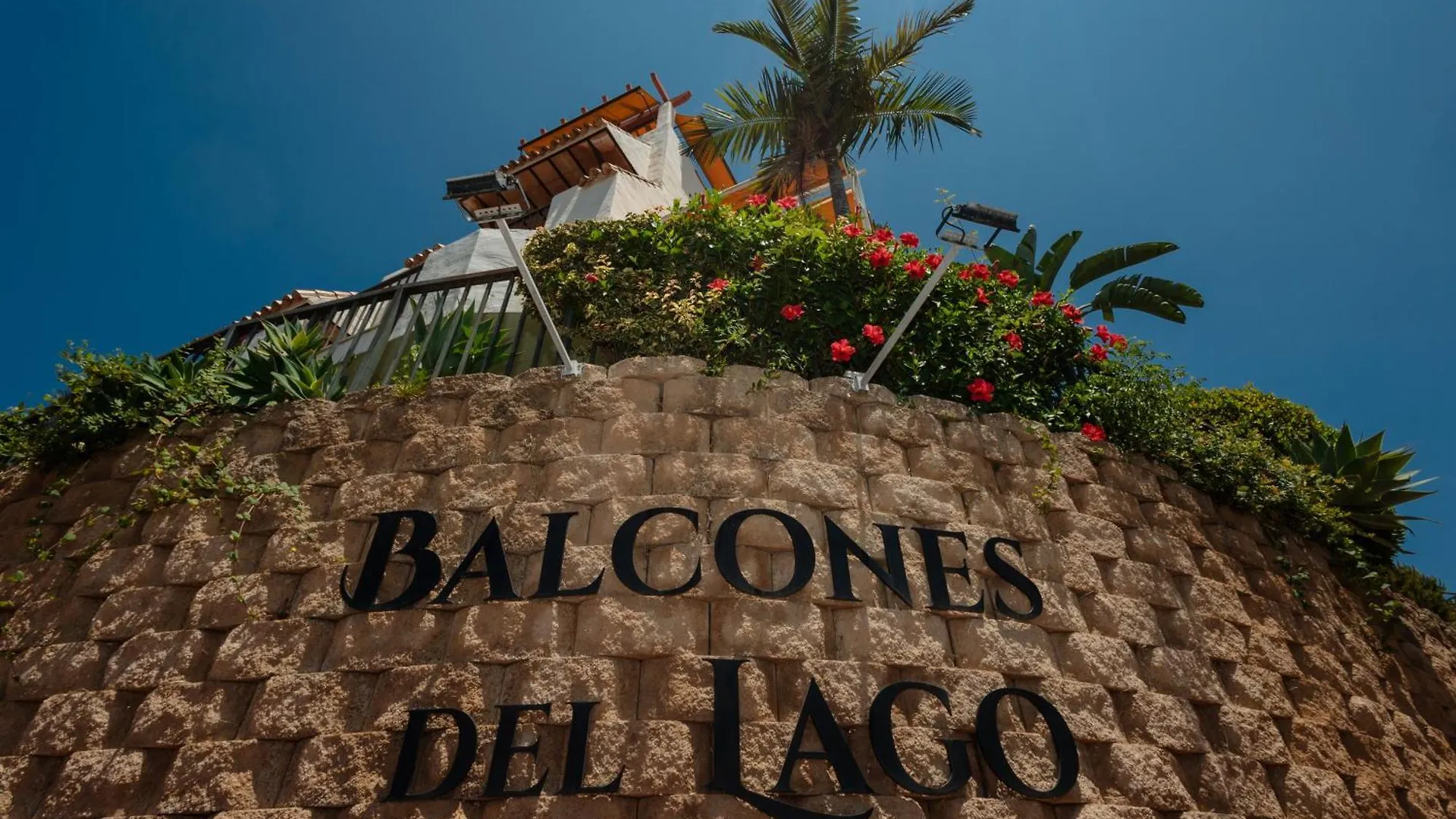 Sea View Apartment With Private Garden And Jacuzzi In Balcones Del Lago, Istan El Ángel