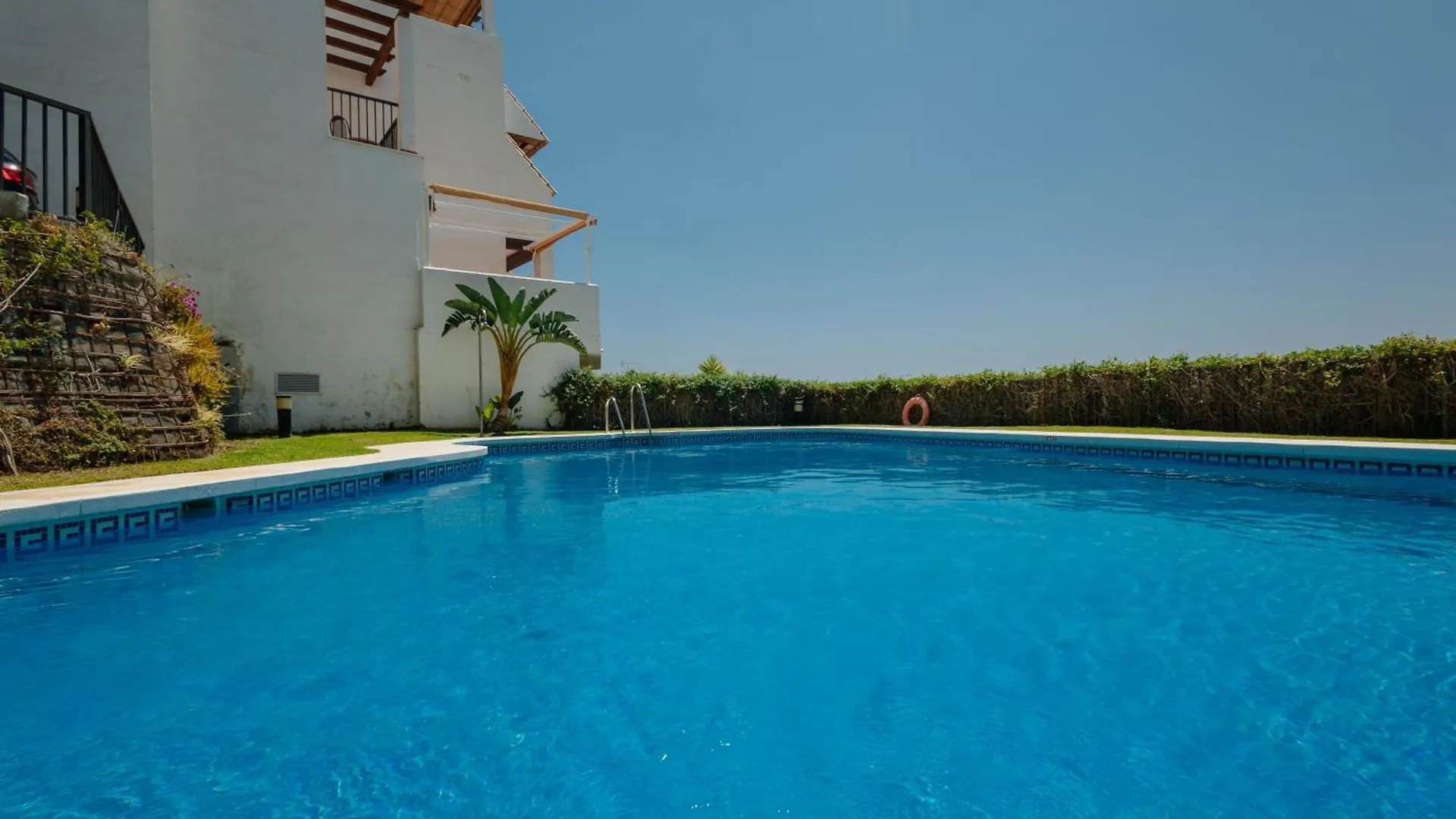 Sea View Apartment With Private Garden And Jacuzzi In Balcones Del Lago, Istan El Ángel