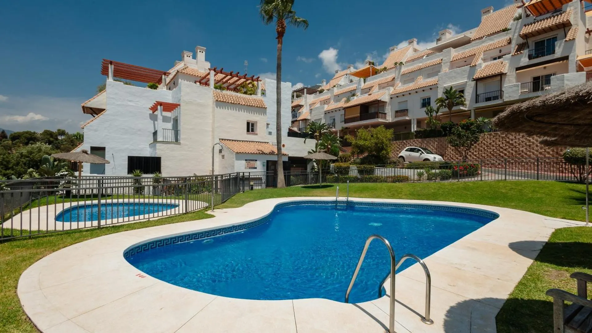 Sea View Apartment With Private Garden And Jacuzzi In Balcones Del Lago, Istan El Ángel