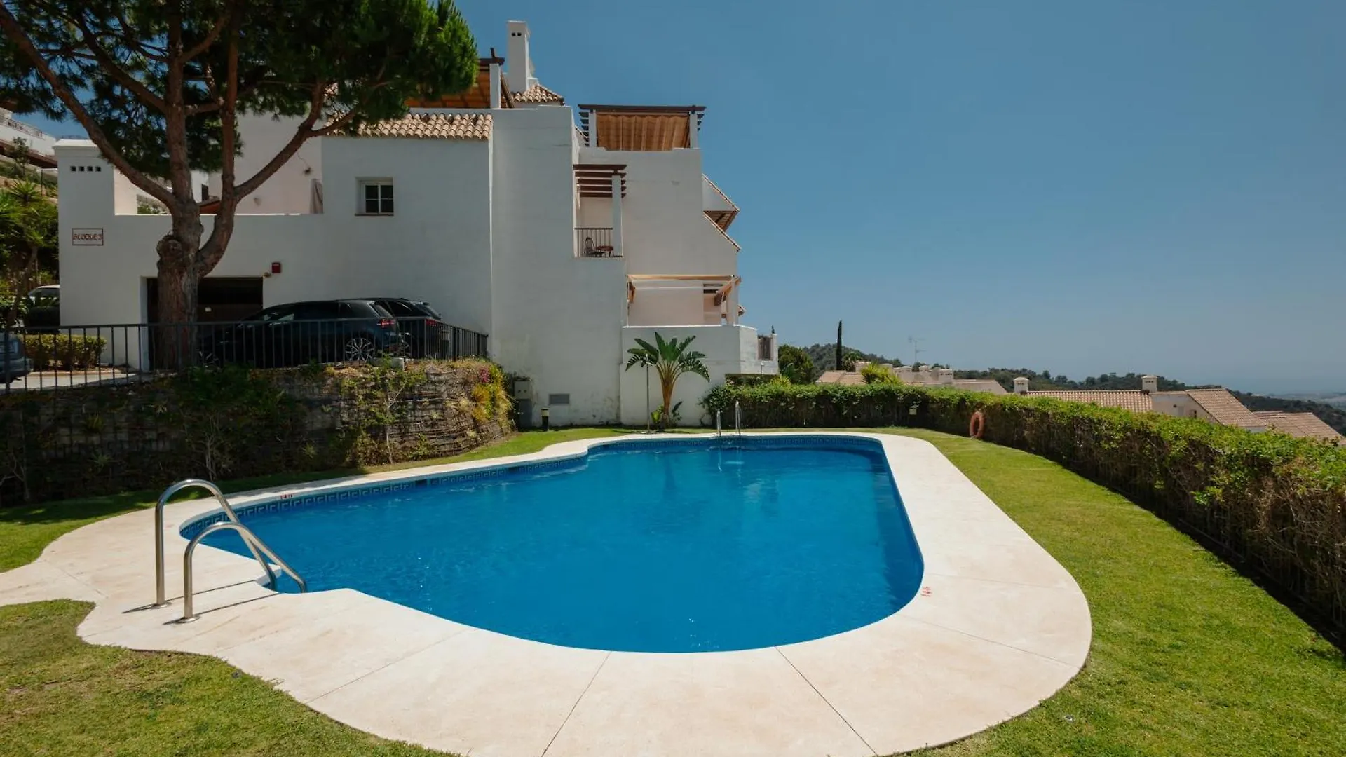 Sea View Apartment With Private Garden And Jacuzzi In Balcones Del Lago, Istan El Ángel