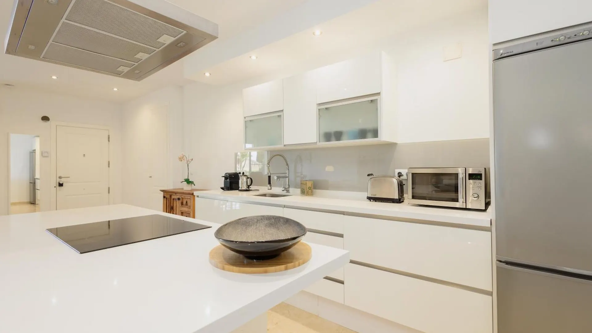Sea View Apartment With Private Garden And Jacuzzi In Balcones Del Lago, Istan El Ángel