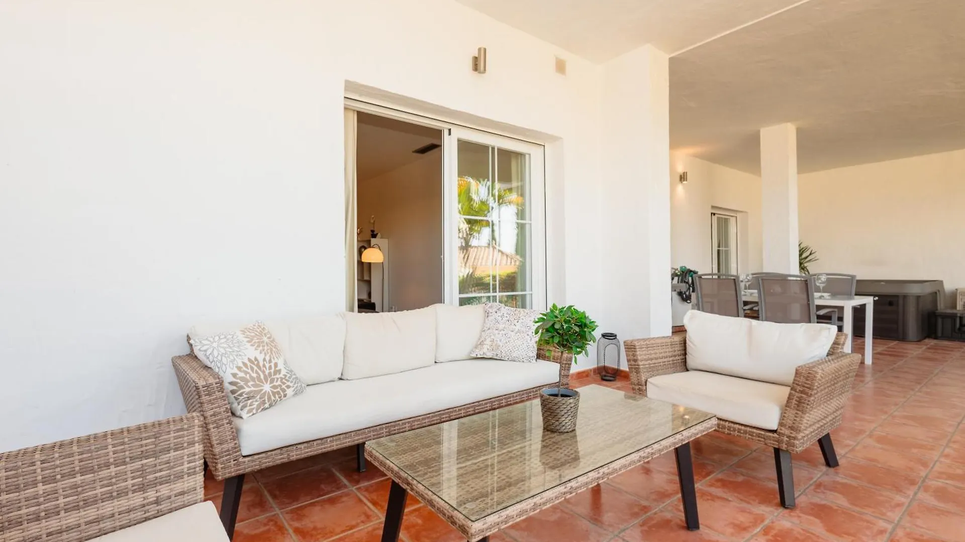 Sea View Apartment With Private Garden And Jacuzzi In Balcones Del Lago, Istan El Ángel Španělsko
