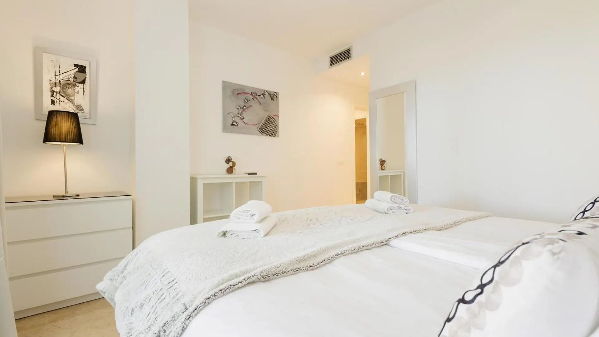 Sea View Apartment With Private Garden And Jacuzzi In Balcones Del Lago, Istan El Ángel