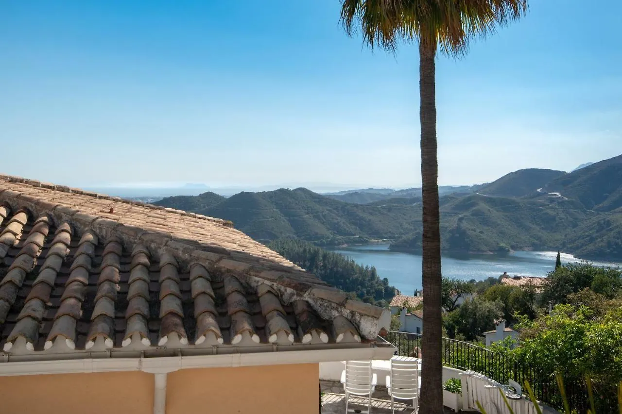 Sea View Apartment With Private Garden And Jacuzzi In Balcones Del Lago, Istan El Ángel