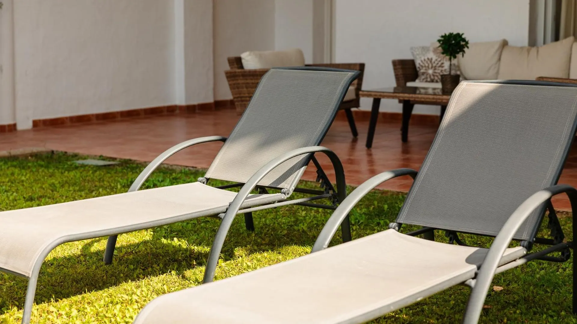 Sea View Apartment With Private Garden And Jacuzzi In Balcones Del Lago, Istan El Angel