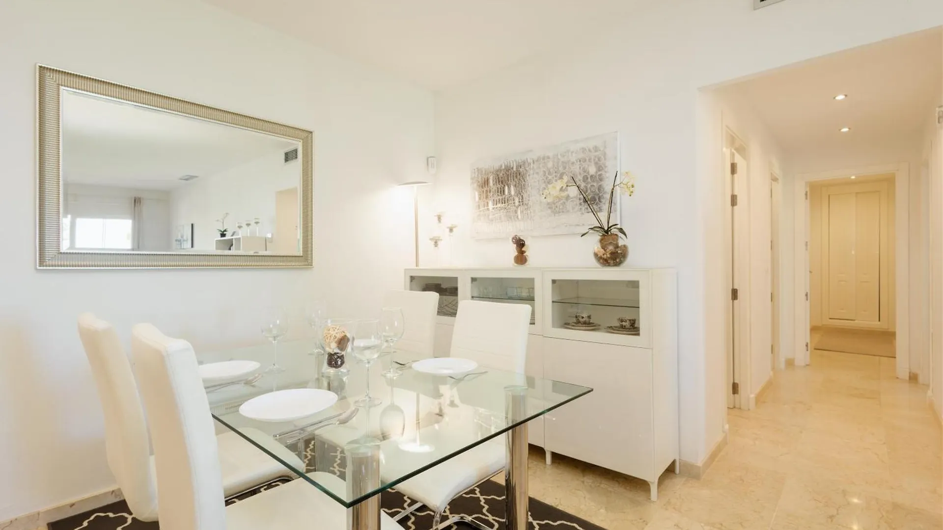 Sea View Apartment With Private Garden And Jacuzzi In Balcones Del Lago, Istan El Angel